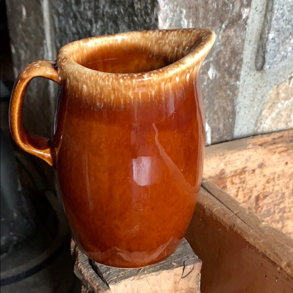 Hull classic small pitcher